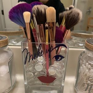 Makeup brush holder